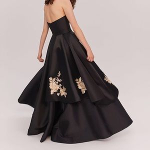 FAME AND PARTNERS BLACK GOWN